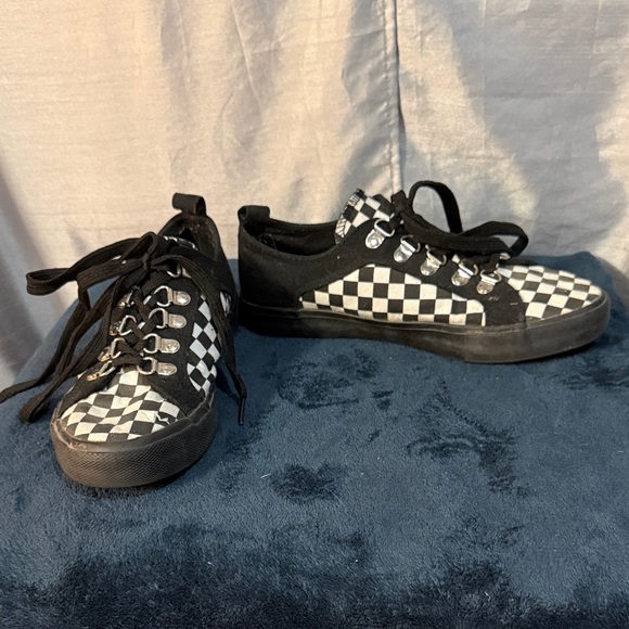 Epicstep Shoes - Monochrome Checkered Women's Sneakers
